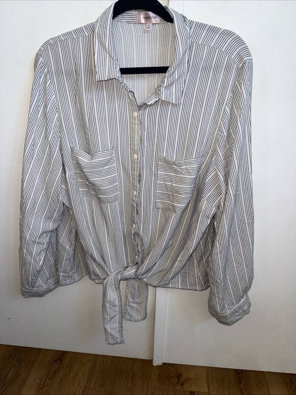Dizzy Gal 3X white black striped buttoned knot hem pockets roll sleeve plus top